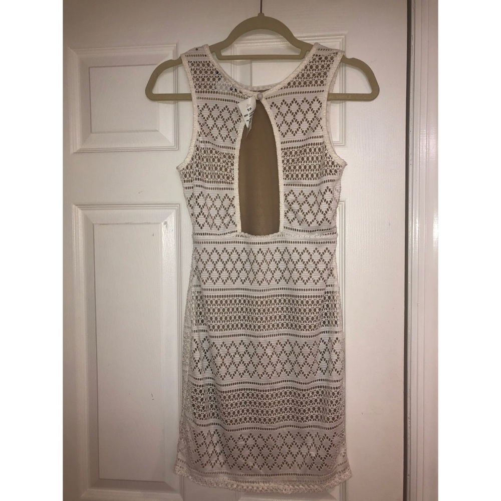 WHITE SLEEVELESS DRESS - Picture 2 of 2